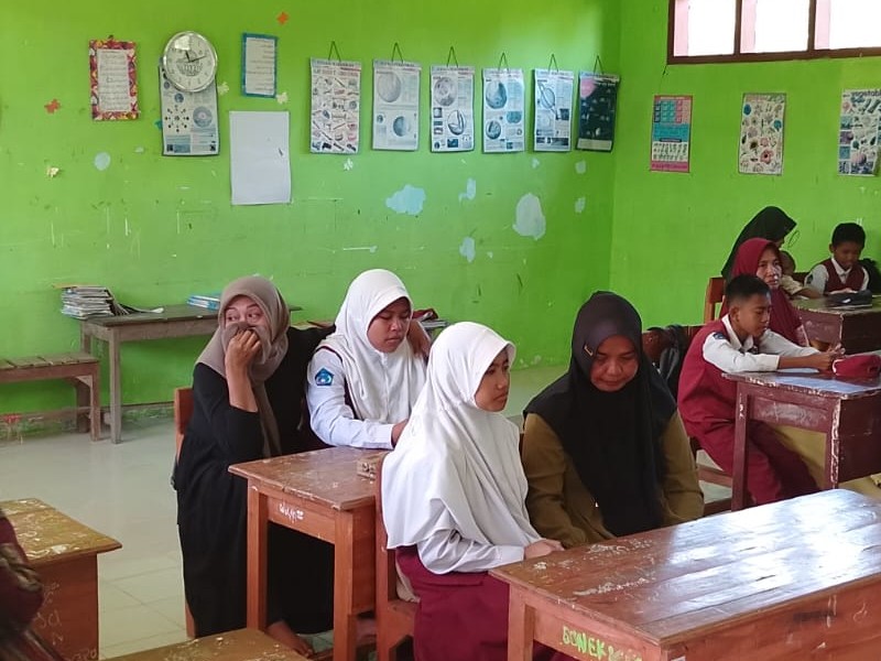 PEMBERIAN SURAT KETERANGAN LULUS SDN 5 KEDUNGLO